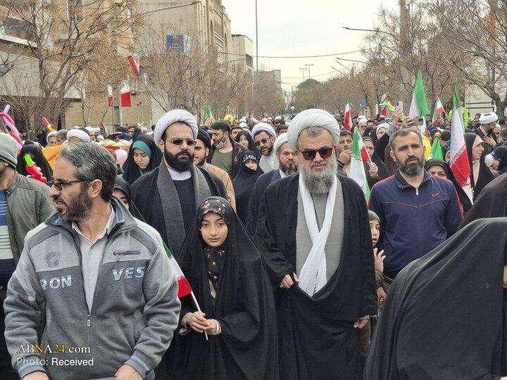 حضور علما و اساتید حوزه در راهپیمایی ۲۲ بهمن