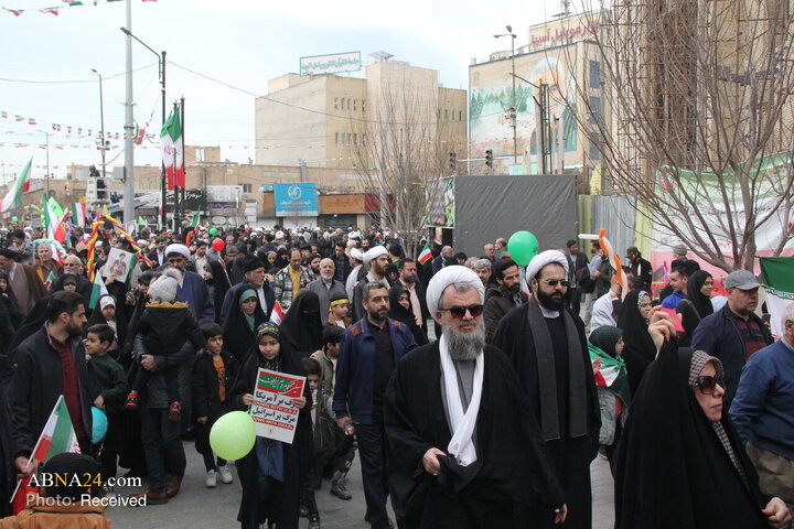 حضور علما و اساتید حوزه در راهپیمایی ۲۲ بهمن