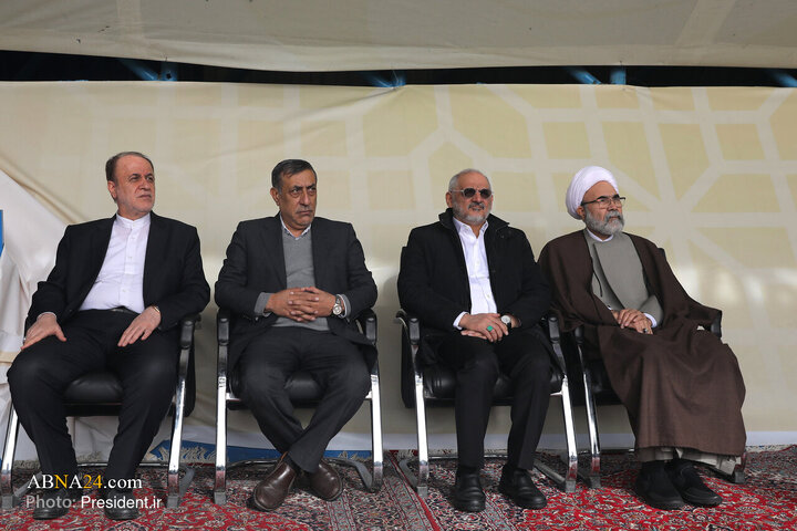 تقرير مصور/ الرئيس الإيراني يلقي كلمة بذكرى انتصار الثورة الاسلامية في البلاد