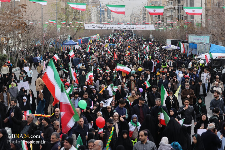 تقرير مصور/ الرئيس الإيراني يلقي كلمة بذكرى انتصار الثورة الاسلامية في البلاد