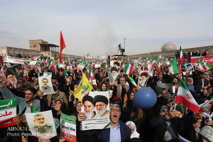 تقرير مصور/ مسيرات جماهيرية في مدينة اصفهان بذكرى انتصار الثورة الاسلامية المباركة في إيران