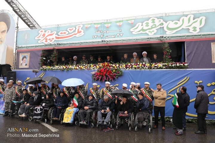 تقرير مصور/ مدينة تبريز تشهد مسيرات شعبية بذكرى انتصار الثورة الاسلامية المباركة في إيران