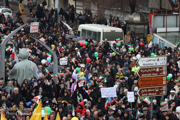 تقرير مصور/ مدينة تبريز تشهد مسيرات شعبية بذكرى انتصار الثورة الاسلامية المباركة في إيران