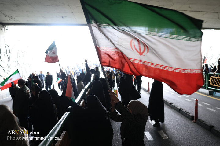 تقرير مصور/ حضور مميز بالعاصمة طهران بذكرى انتصار الثورة الاسلامية المباركة في إيران