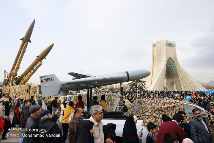 تقرير مصور/ حضور مميز بالعاصمة طهران بذكرى انتصار الثورة الاسلامية المباركة في إيران