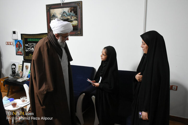 دیدار آیت الله رمضانی با خانواده شهید سلیمانی پیشه شهید مدافع امنیت گیلان