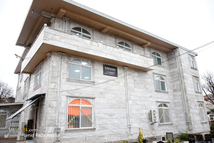 حضور آیت الله رمضانی در مسجد امام رضا(ع) و گلزار شهدای این مسجد در رودسر