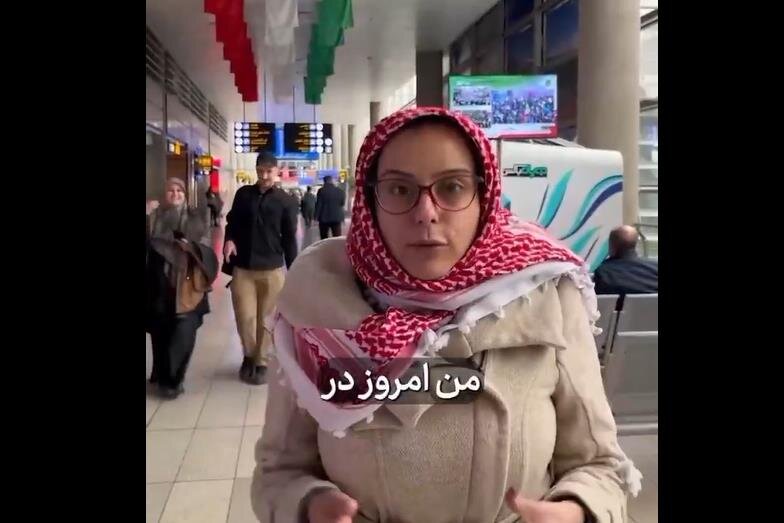 فيديو | اعلامية صحفية تحضر بمناسبة انتصار الثورة الاسلامية الايرانية في طهران وتعبر عن مشاعرها