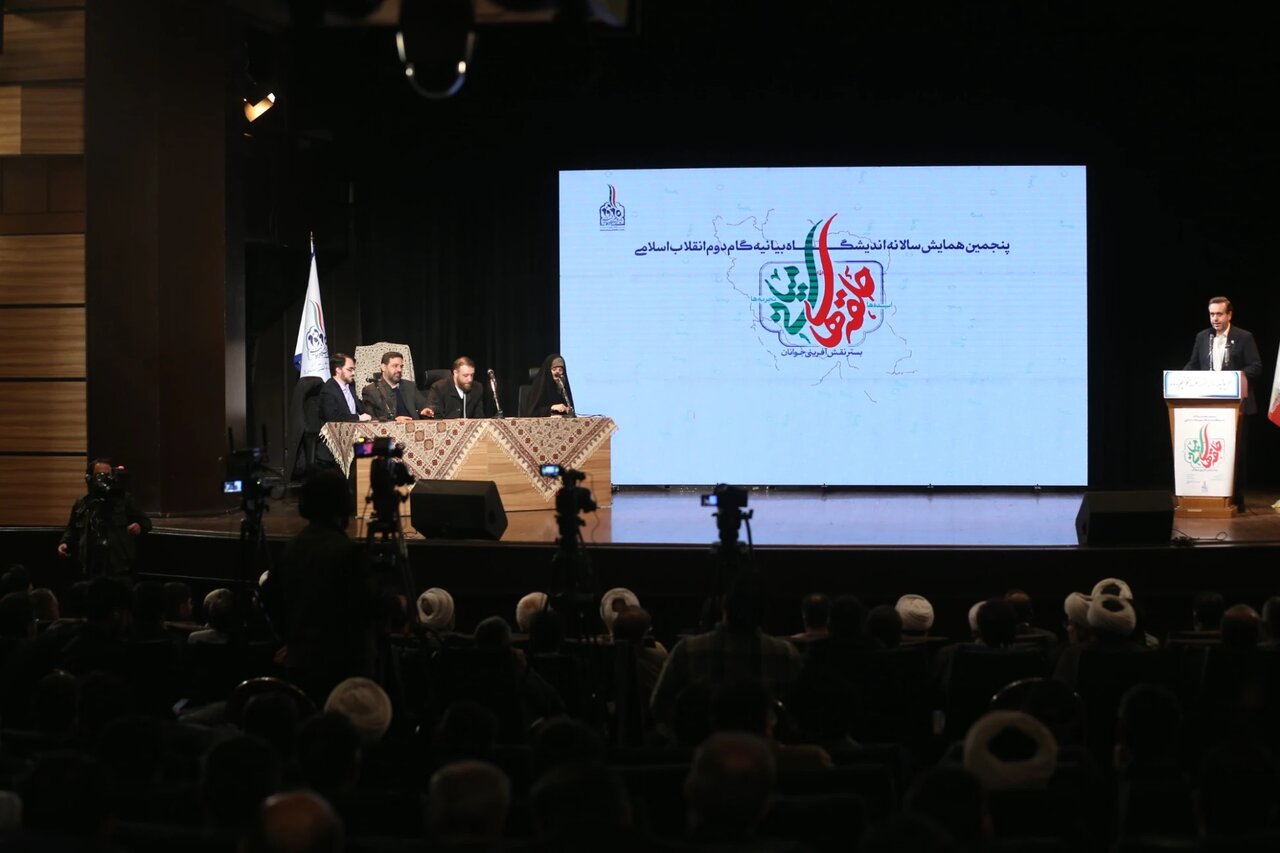 بیانیه گام دوم انقلاب اسلامی، الگوی نوینی برای حل مسائل ملی‌ است