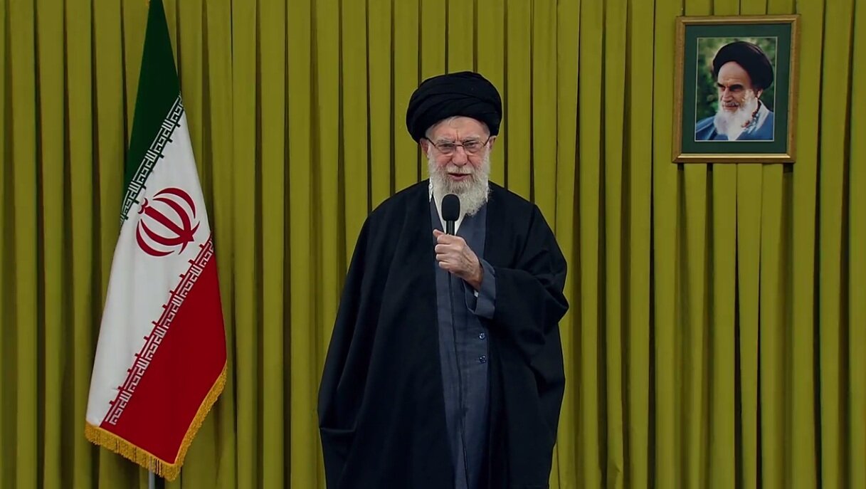 رهبر انقلاب: ملت عزیز ایران، دشمنان را مأیوس کردید/ همه انسجام ملی را حفظ کنیم؛ این انسجام ملی خیلی قیمتی است + ویدیو