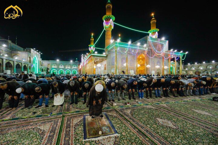 Informe fotográfico | Ecos de tawhid; oración en congregación en el santuario sagrado de Al-Kazimiyya (la paz sea con ellos)