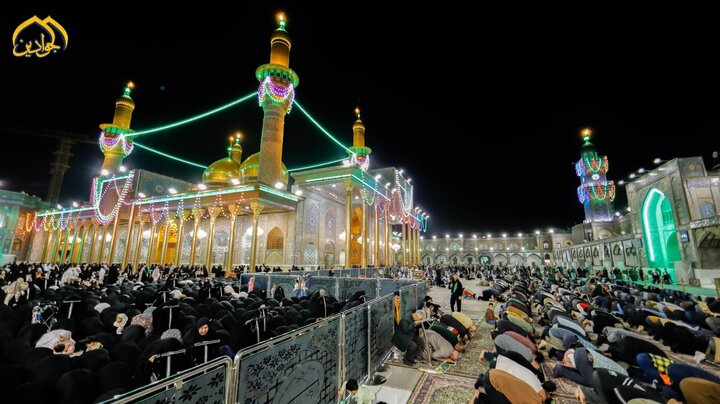 Informe fotográfico | Ecos de tawhid; oración en congregación en el santuario sagrado de Al-Kazimiyya (la paz sea con ellos)