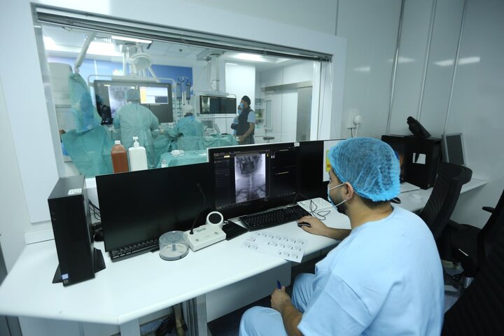 تقرير مصور/ العتبة الحسينية المقدسة تستقطب (400) طبيب خدمة للصحة العامة بالعراق