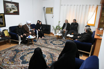 Photos: Ayatollah Ramazani Meets with Family of Gilan’s Martyred Security Defender