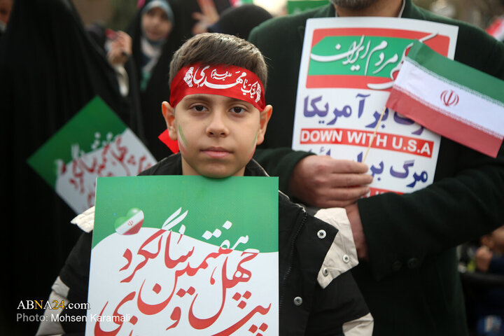 تقرير مصور/ حضور حماسي لأهالي قم بمناسبة يوم الله 22 بهمن بذكرى انتصار الثورة الاسلامية