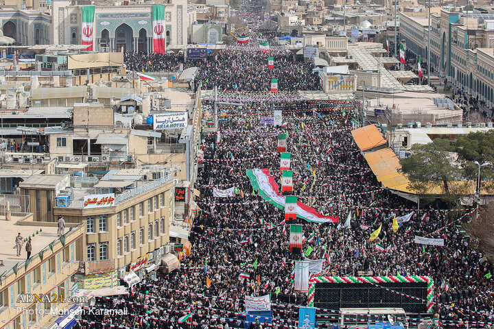 تقرير مصور/ حضور حماسي لأهالي قم بمناسبة يوم الله 22 بهمن بذكرى انتصار الثورة الاسلامية