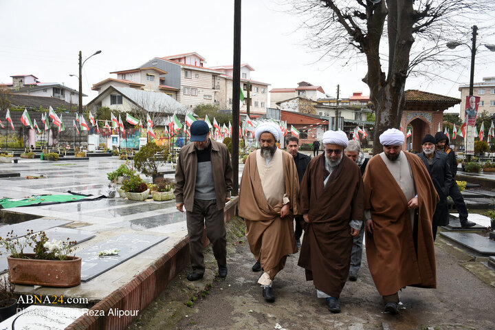 Photos: Ayatollah Ramazani Visits Imam Reza Mosque, Martyrs’ Cemetery in Rudsar