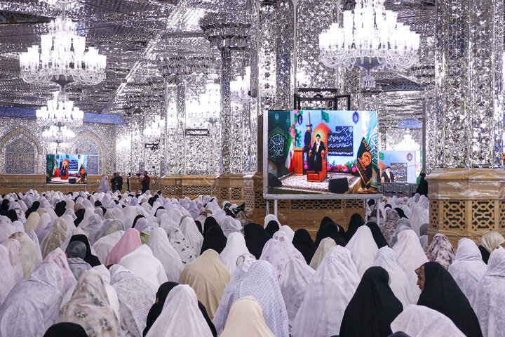 Photos: Mass wedding of 1,500 university couples held at Imam Reza Holy Shrine