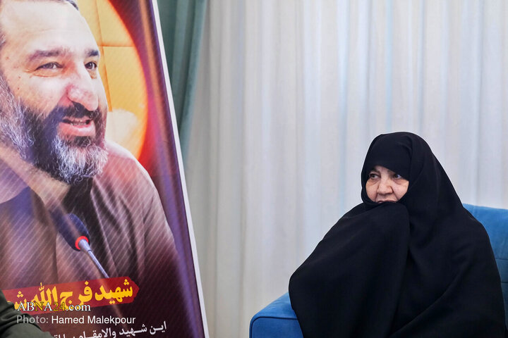 حضور دکتر قالیباف در منزل شهید فرج‌الله شوشتری