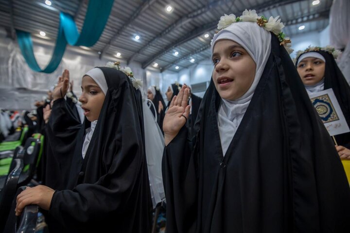 تقرير مصور/ إقامة حفل التكليف الشرعي للفتيات ضمن مشروع الورود الفاطمية للعتبة العباسية