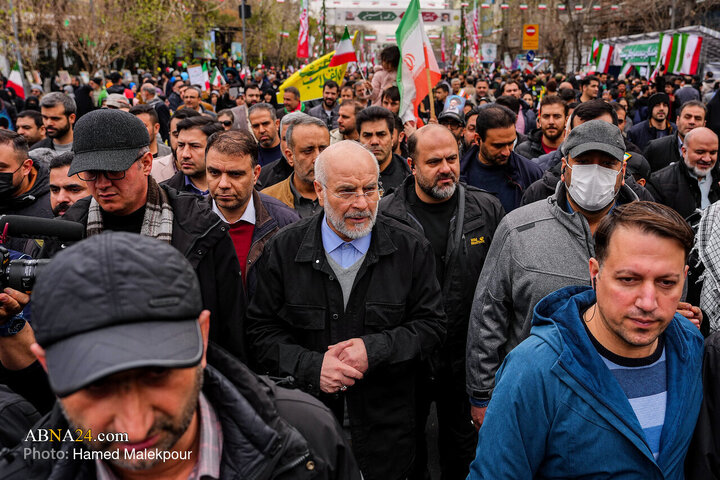 دکتر محمدباقر قالیباف، رئیس مجلس شورای اسلامی، صبح امروز همزمان با فرارسیدن چهل و هفتمین سالروز پیروزی شکوهمند انقلاب اسلامی ایران، در راهپیمایی باشکوه یوم‌الله ۲۲ بهمن در تهران حضور یافت.
