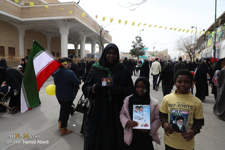 راهپیمایی چهل و هفتمین سالروز پیروزی انقلاب اسلامی، چهارشنبه (۲۲ بهمن ۱۴۰۴) همزمان در قم و سراسر کشور با حضور اقشار مختلف مردم آغاز شد.