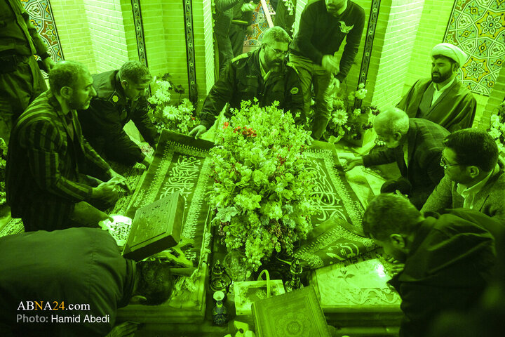 مراسم غبار روبی مضجع شریف امامزاده موسی مبرقع(ع)، فرزند امام جواد(ع) دوشنبه (۲۰ بهمن ۱۴۰۴) طی مراسمی توسط خانواده شهدای اغتشاشات اخیر برگزار شد.