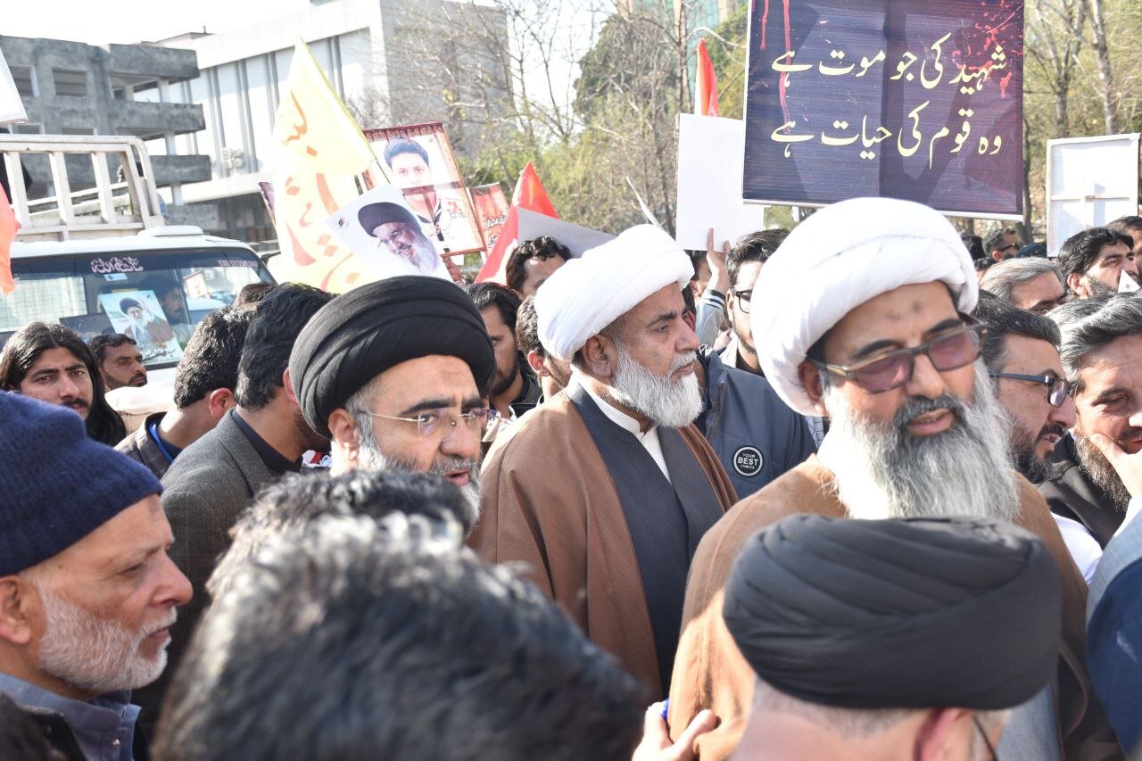 تظاهرات گسترده شیعیان علیه حملات تروریستی به مساجد پاکستان + عکس