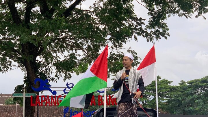 Informe fotográfico | Seguidores de Ahlul Bayt se manifiestan en Jepara, Indonesia, en apoyo a Palestina y expresando respaldo a Irán