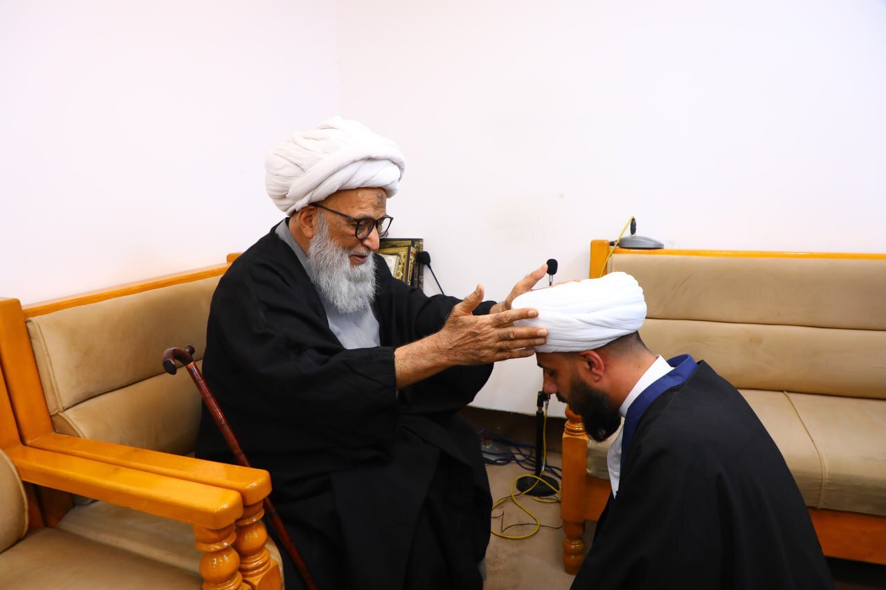 آية الله النجفي: طلب العلم الهمّ الأول لطالب الحوزة