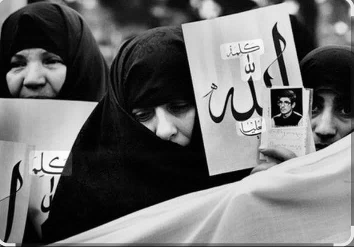 نقش بی‌بدیل مادران در صحنه‌های انقلاب اسلامی