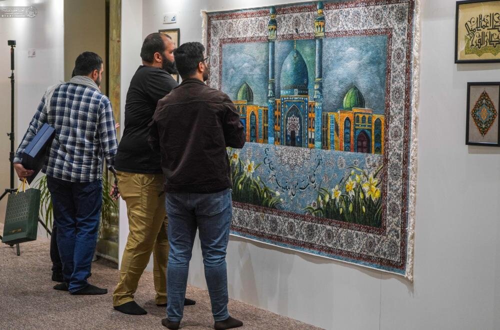 بأكثر من مئة لوحة فنية افتتاح معرض (فنّ الانتظار) في العتبة العلوية المقدسة