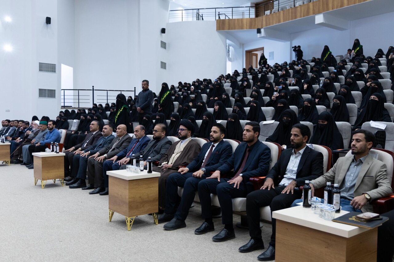 إقامة مهرجان (وشاح الطهر) لتكريم الطالبات المرتديات للعباءة العراقية في محافظة المثنى