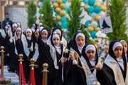 Informe fotográfico | Santuario Sagrado de al-Abbas: Más de 6.000 escolares de Karbala llegan para la octava ceremonia central de Taklīf