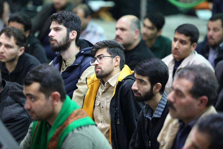 مناجات شبانه زائران حرم بانوی کرامت در «شب‌های بندگی»