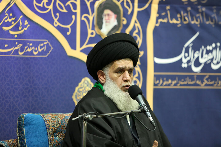 مناجات شبانه زائران حرم بانوی کرامت در «شب‌های بندگی»