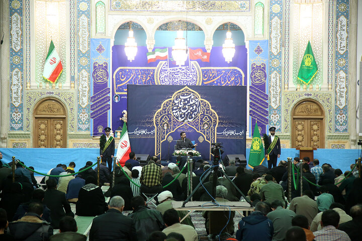 مناجات شبانه زائران حرم بانوی کرامت در «شب‌های بندگی»