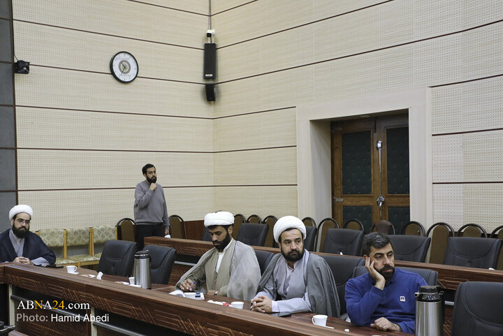 نشست علمی بررسی روش‌شناسی تألیف «موسوعة التاریخ الاسلامی» با حضور آیت‌الله یوسفی غروی