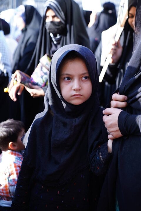 Informe fotográfico | Cientos de niños renuevan su lealtad al Imam Khamenei durante la concentración en Karachi