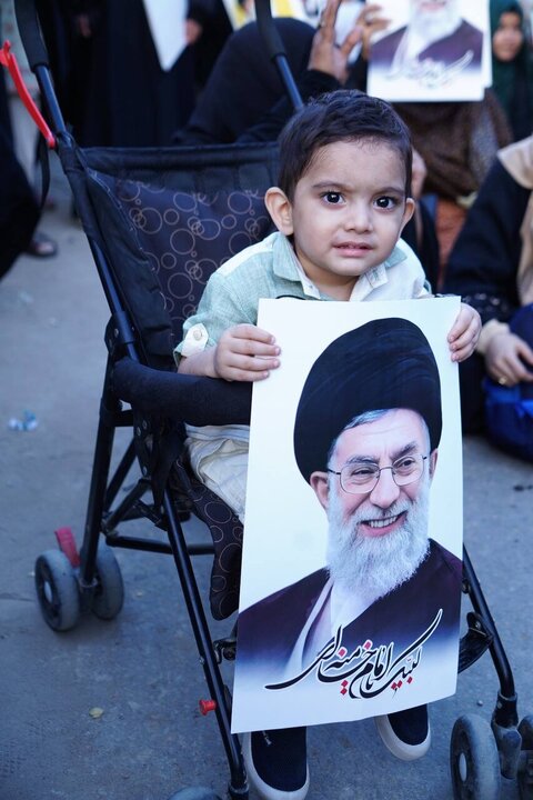 Informe fotográfico | Cientos de niños renuevan su lealtad al Imam Khamenei durante la concentración en Karachi