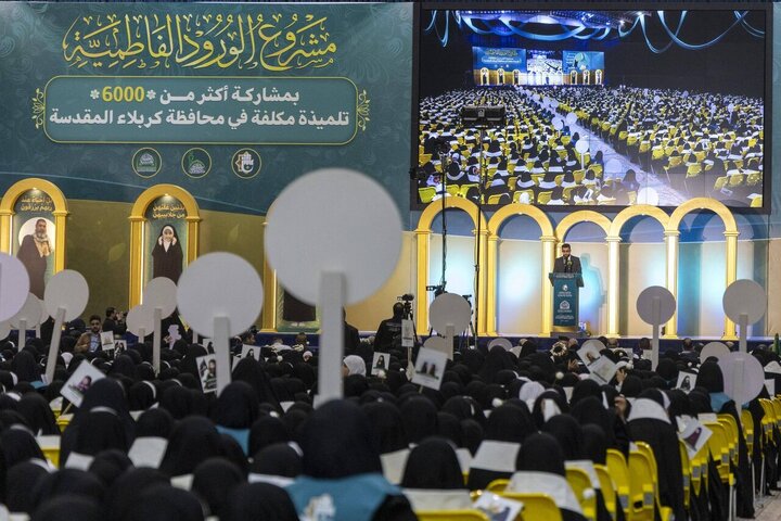 Informe fotográfico | Santuario Sagrado de al-Abbas: Más de 6.000 escolares de Karbala llegan para la octava ceremonia central de Taklīf