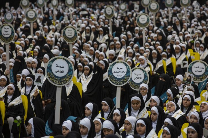 تقرير مصور/ إطلاق حفل التكليف المركزي الثامن بمشاركة أكثر من 6 آلاف تلميذة في كربلاء