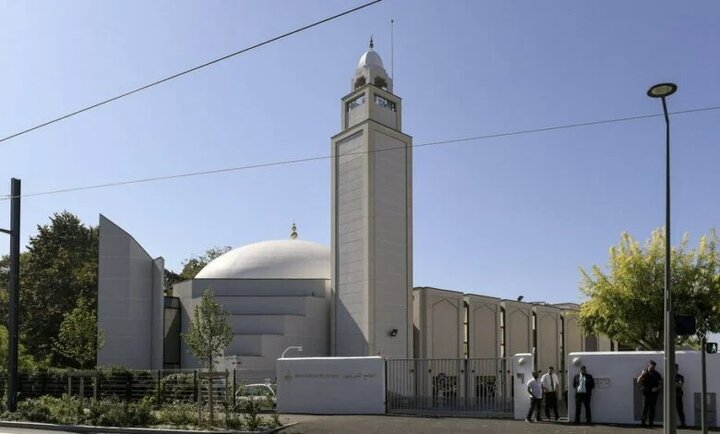 عصبانیت نمایندگان حامی دولت فرانسه، از هتک حرمت پیاپی به مسجدی در لیون