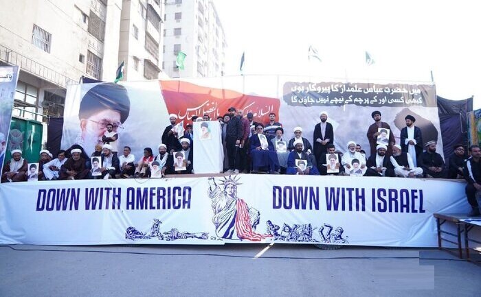 تجمع همبستگی با مردم و رهبر ایران در کراچی پاکستان، با مشارکت احزاب شیعی و غیرشیعی