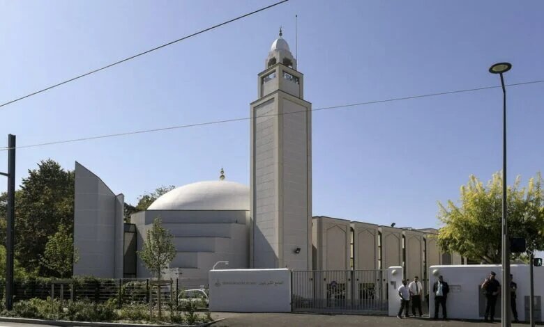 عصبانیت نمایندگان حامی دولت فرانسه، از هتک حرمت پیاپی به مسجدی در لیون