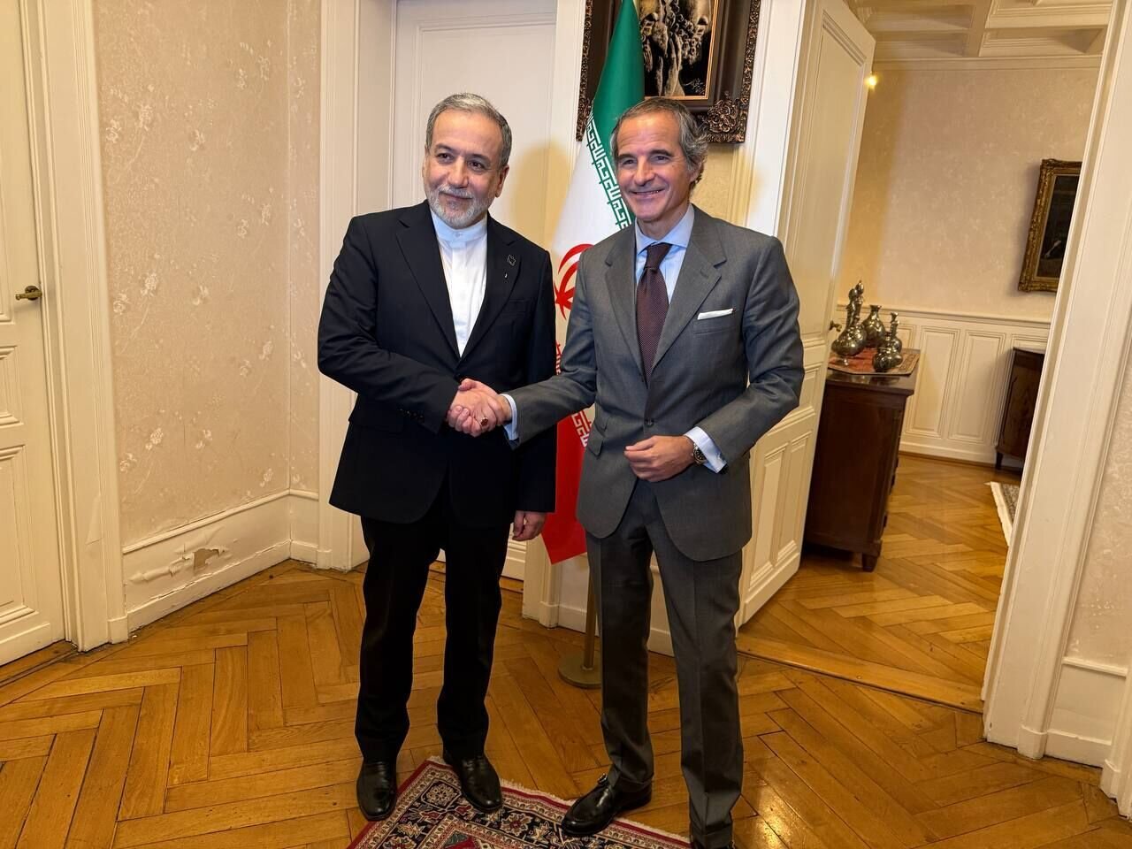 عراقجي يلتقي المدير العام للوكالة الدولية للطاقة الذرية