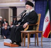 دیداری ڕێبەری باڵای ئێران لەگەڵ هەزاران کەس لە خەڵکی تەورێز