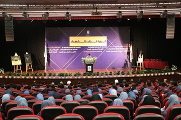 بزرگداشت سالگرد پیروزی انقلاب اسلامی در مدرسه المهدی(ع) لبنان با تجلیل از شهدا + تصاویر