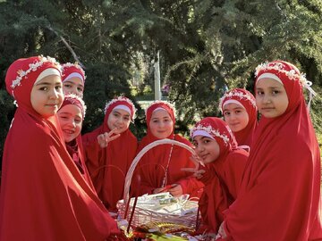Rapora Wêneyan Belavkirina kulîlkan bi helkefta destpêka cejna Remezanê ji aliyê xwendekarên Mizgefta Ehlî Beyt li Tiflîsê