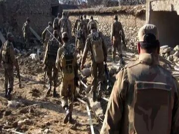 आतंकी हमलों से दहला पाकिस्तान, दसियों लोगों की मौत 